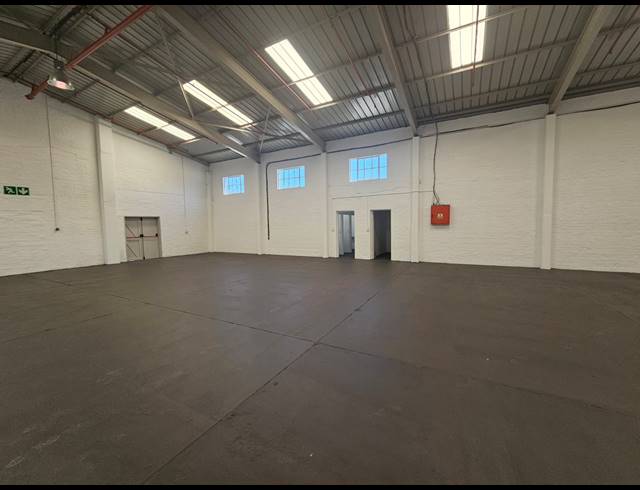 423M² WAREHOUSE TO LET IN MAITLAND